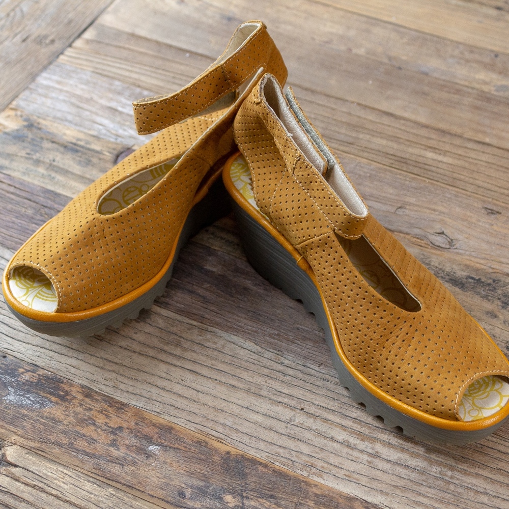 Fly London Yala suede wedges - size 38/39